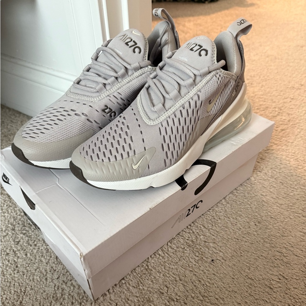 Nike Air Max 270 Light Gray Sneakers